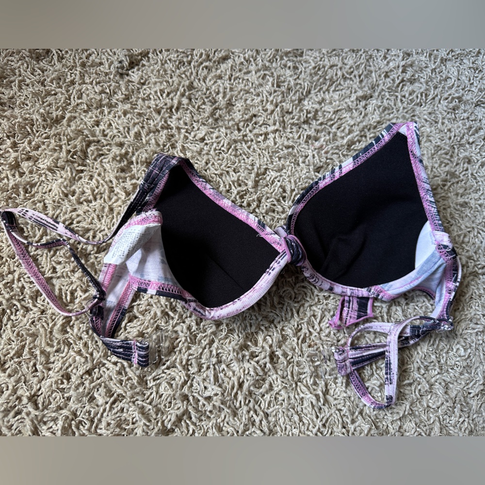 MICHIKO LONDON Bikini Top - Picture 8 of 9